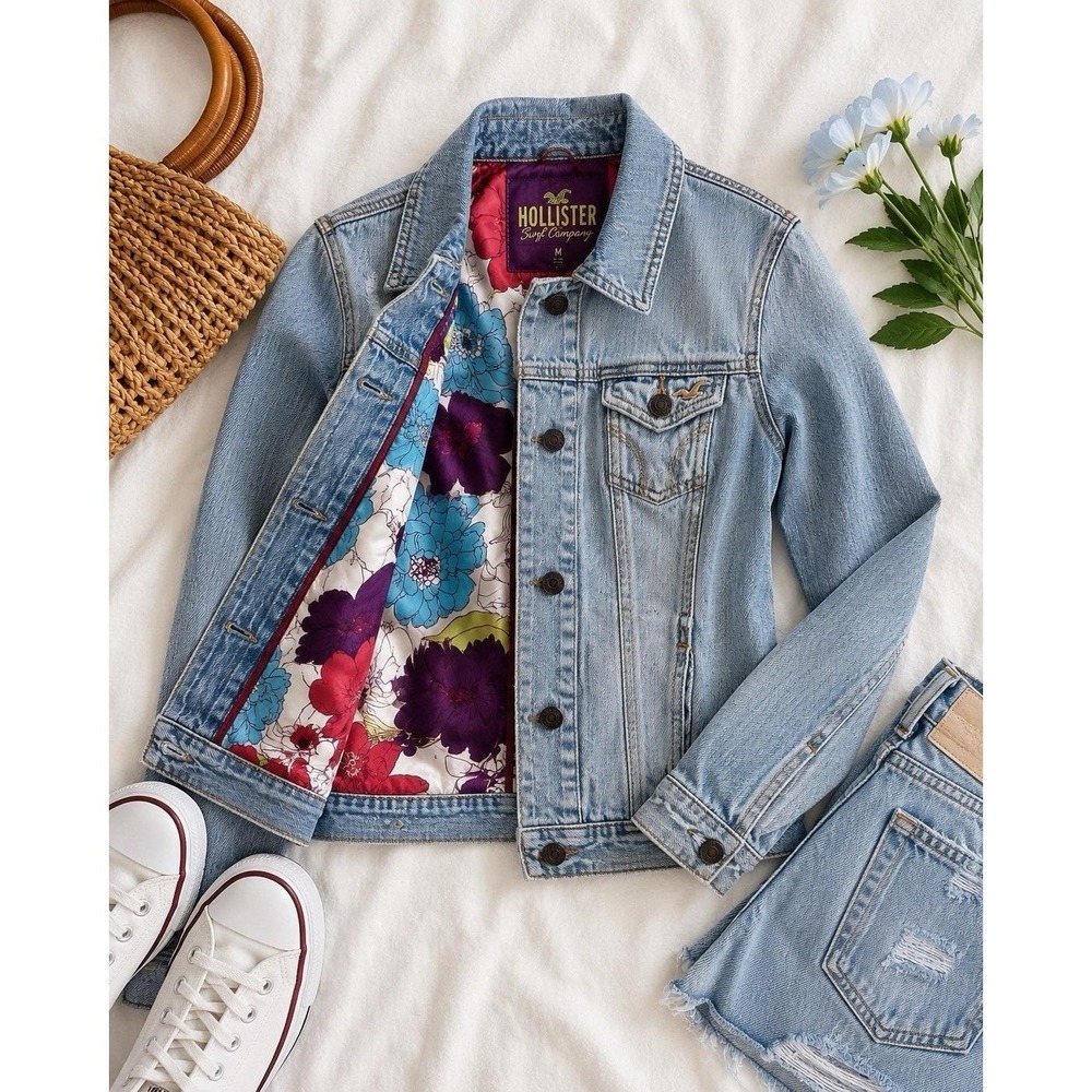 Hollister Jean Jacket Womens Medium Light Wash Distressed Trucker Denim Y2k VTG